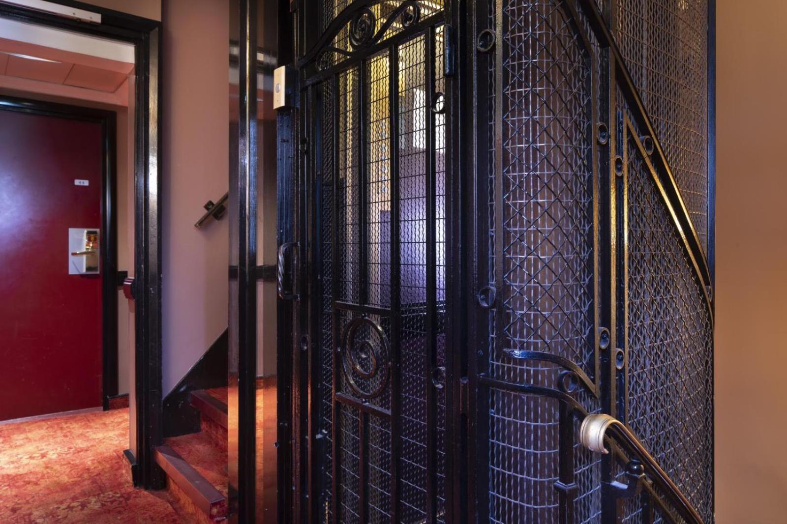 Luxury Arc Of Triumph Apartment Paris Exterior photo